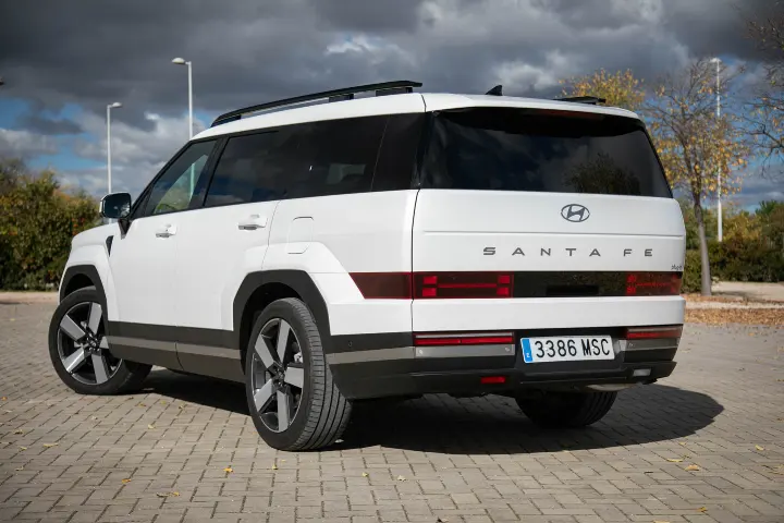Hyundai Santa Fe — fotografía real de la unidad de referencia, vista 4