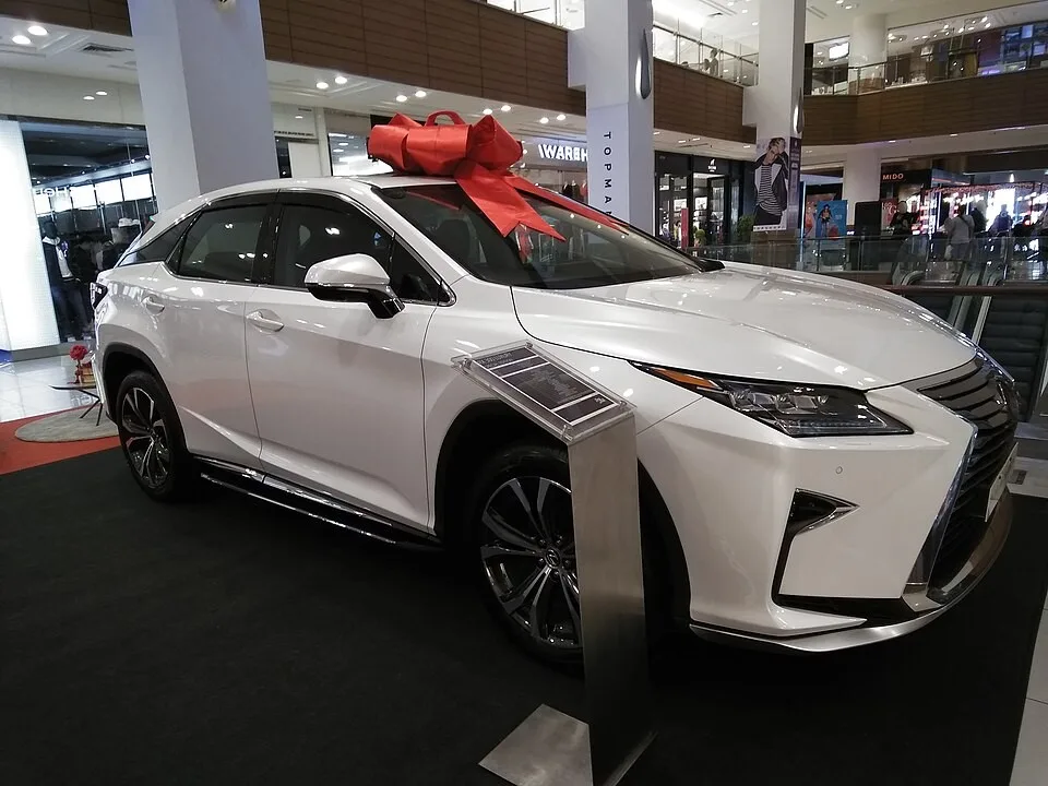 Lexus RX — fotografía real de referencia 1