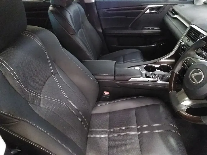 Lexus RX — fotografía real de referencia 5