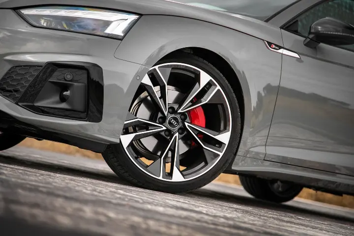 Audi A5 — fotografía real de la unidad de referencia, vista 4