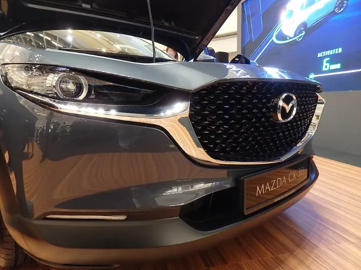 Mazda CX-30 — fotografía real de referencia 1
