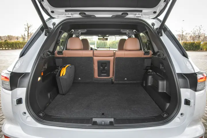 Mitsubishi Outlander — fotografía real de referencia 5