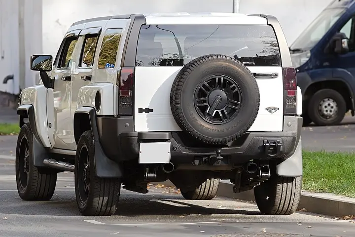 Hummer H3 — fotografía real de referencia 3