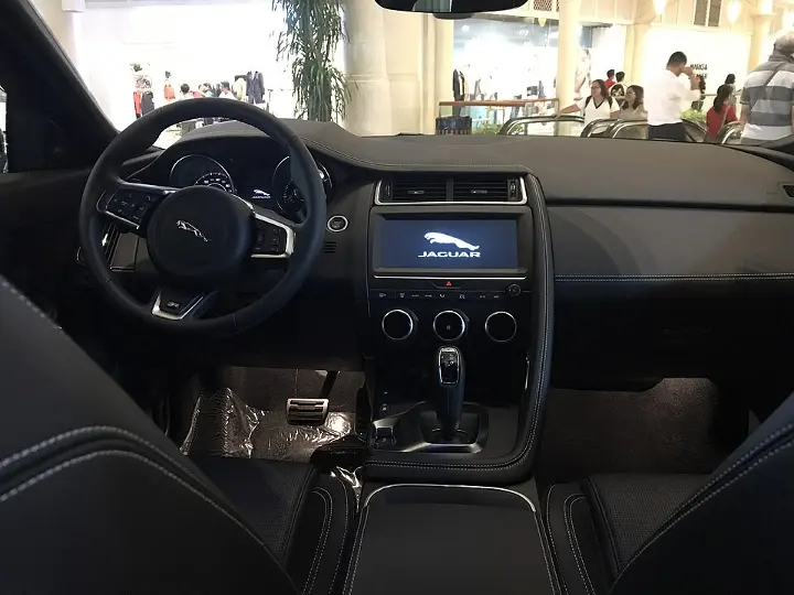 Jaguar E-Pace — fotografía real de referencia 6