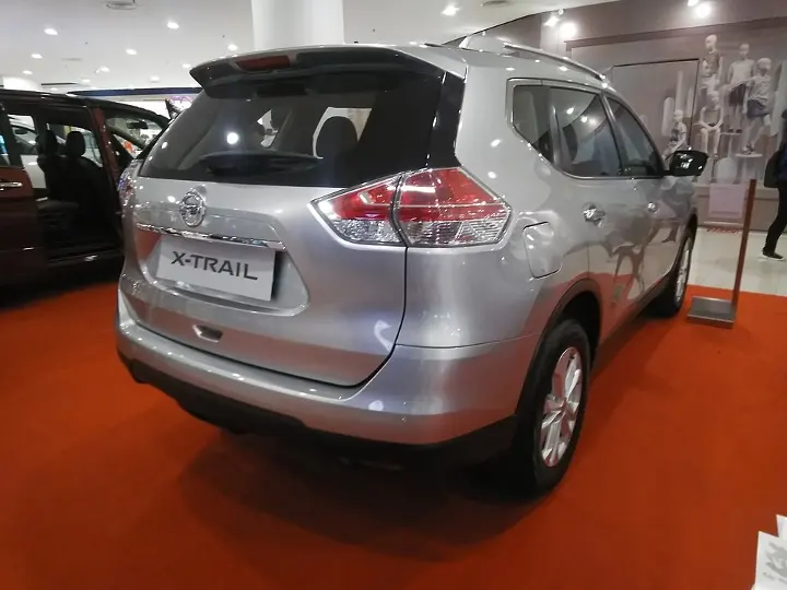Nissan X-Trail/Rogue — fotografía real de referencia 2