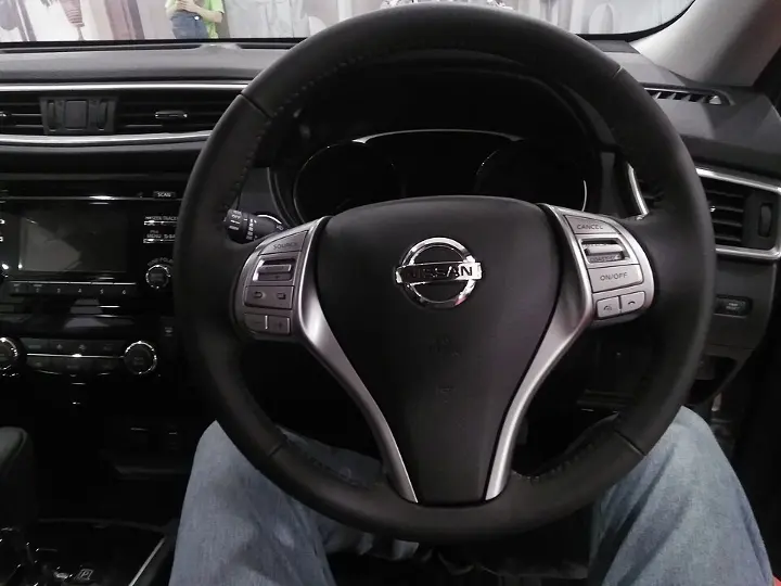 Nissan X-Trail/Rogue — fotografía real de referencia 7