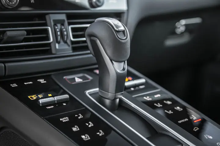Porsche Macan — fotografía real de referencia 7