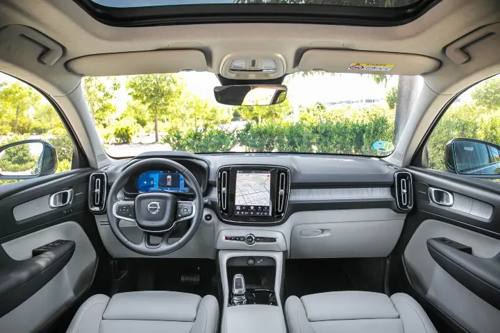 Volvo XC40 — fotografía real de referencia 6