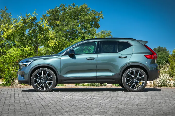 Volvo XC40 — fotografía real de referencia 3