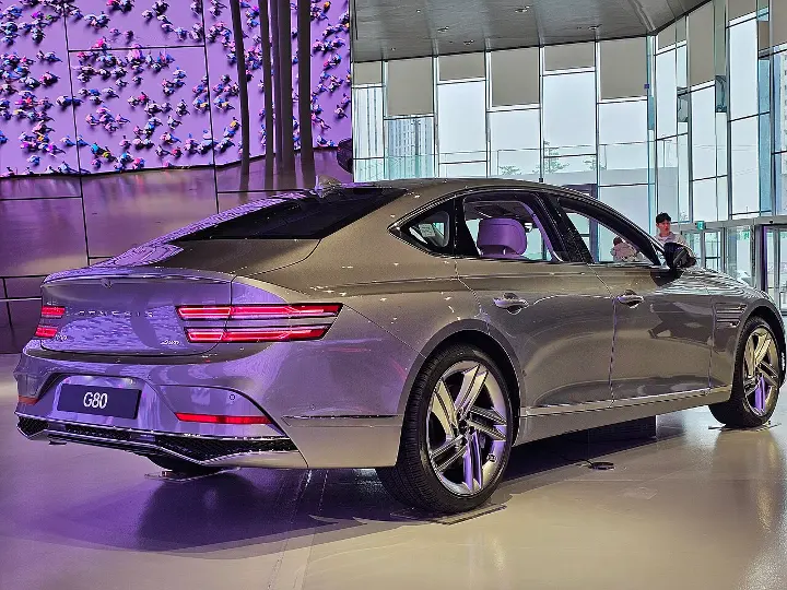 Genesis G80 — fotografía real de la unidad de referencia, vista 6