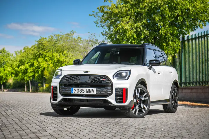 MINI Countryman — fotografía real de la unidad de referencia, vista 2