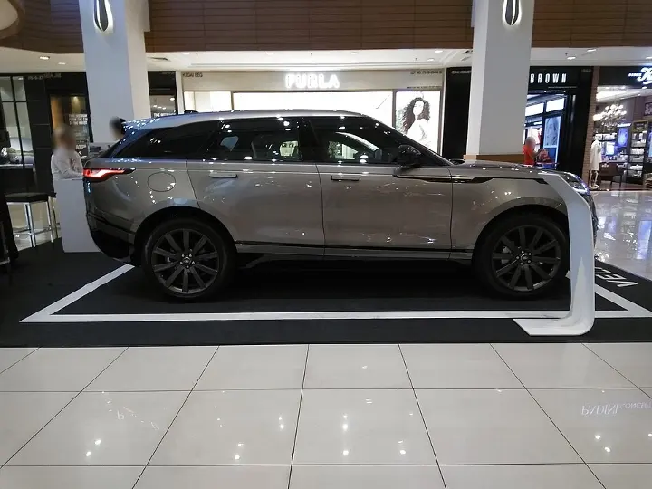 Land Rover Range Rover Velar — fotografía real de referencia 2