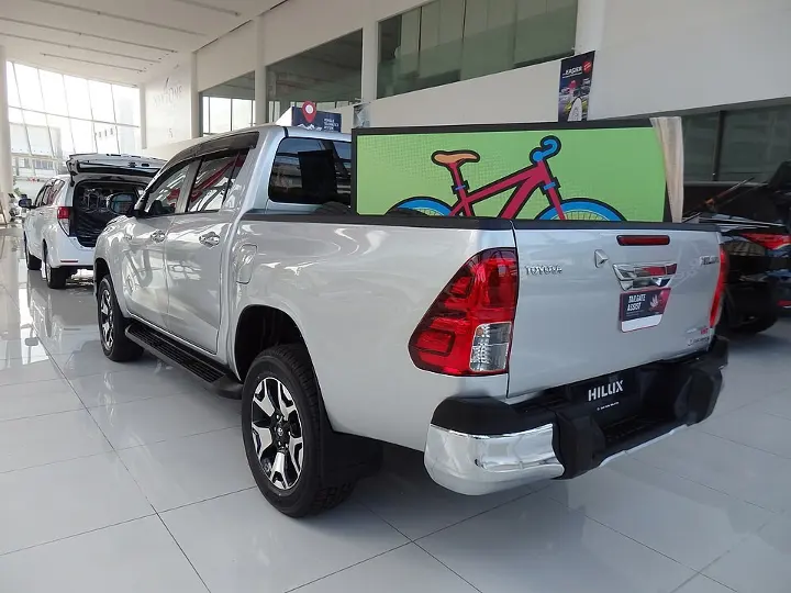 Toyota Hilux — fotografía real de referencia 3